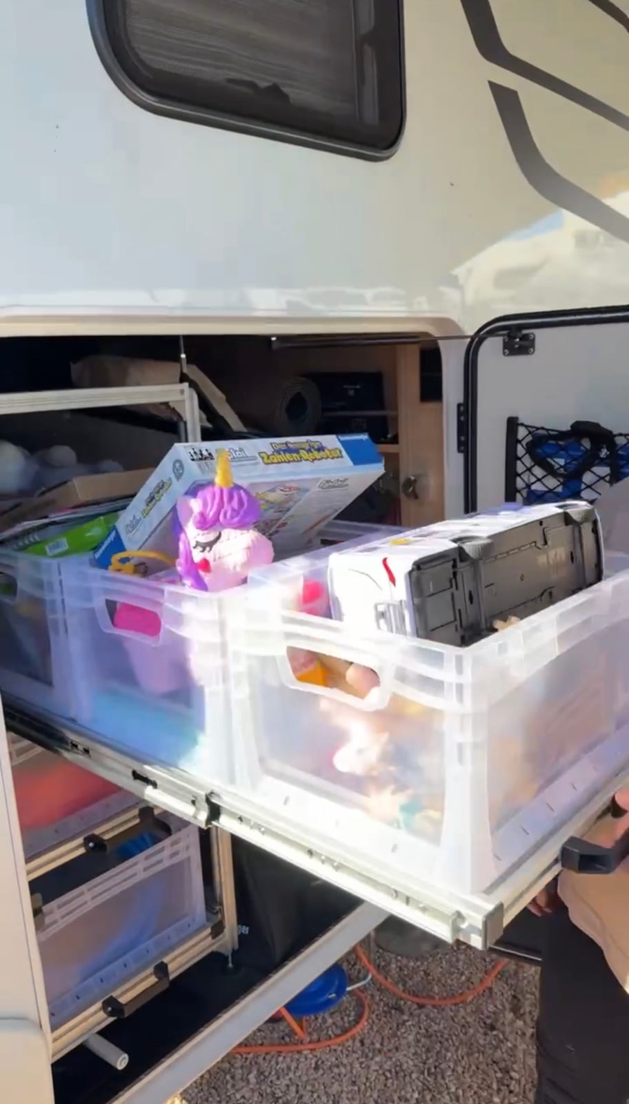 Heckgarage mit Vollauszügen und Staukisten